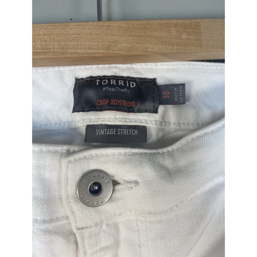 Torrid Crop Boyfriend Straight Vintage Stretch Mid Rise Jeans Size 18 Distressed - Picture 5 of 14